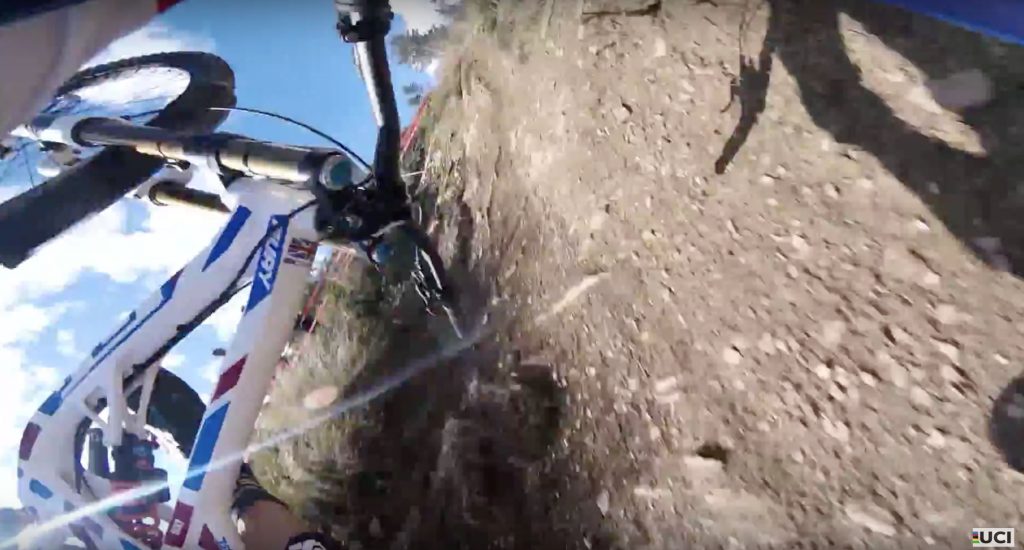 Le run et la chute de Gee Atherton en caméra embarquée