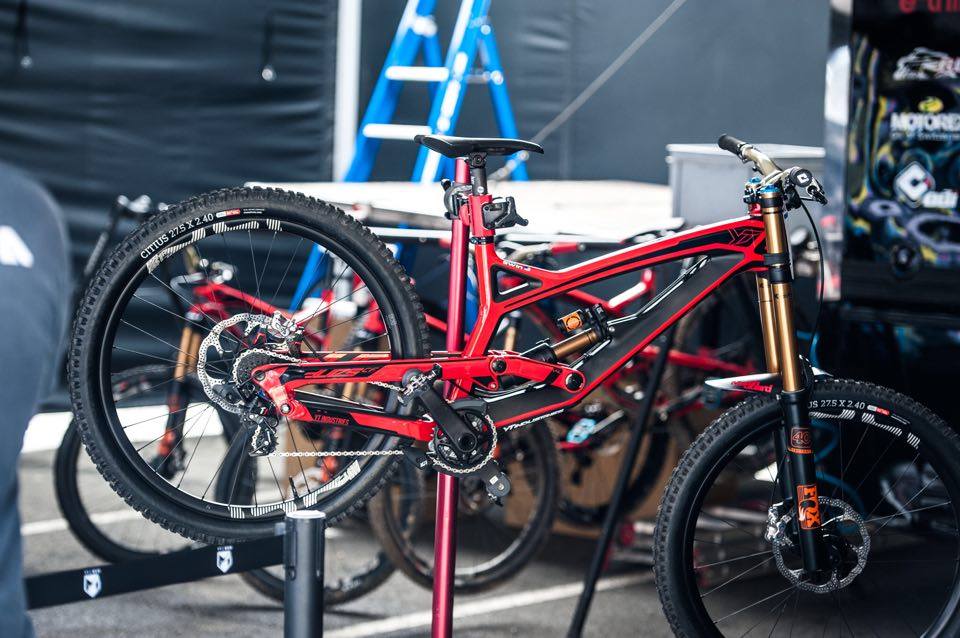 Bike-check : le YT Tues d'Aaron Gwin