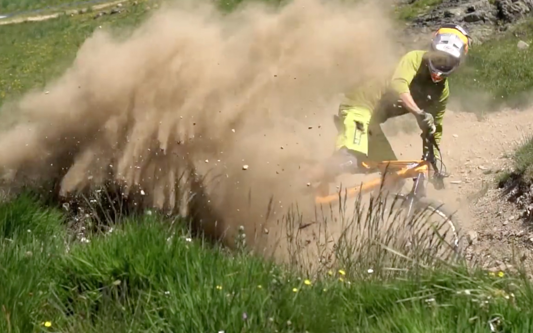 Dust Surfing met Benjamin Hosatte en Mattéo Iniguez