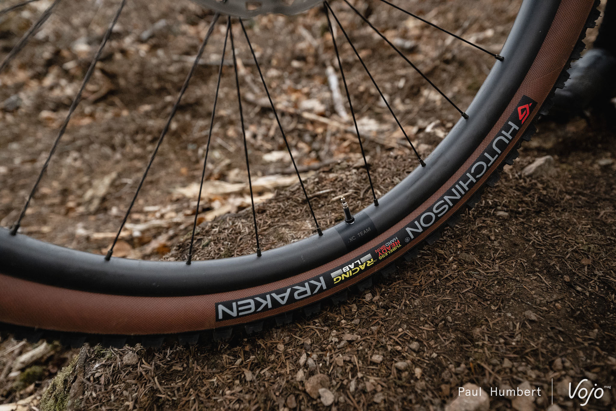 Nieuw 2023 | Hutchinson Kraken Racing Lab 2.4: met het vizier op downcountry