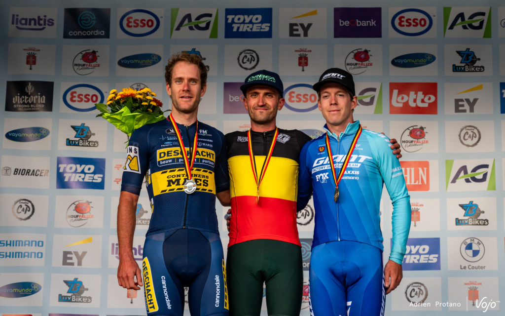 Championnats de Belgique XCC 2023 : Emeline Detilleux et Pierre de Froidmont en noir-jaune-rouge