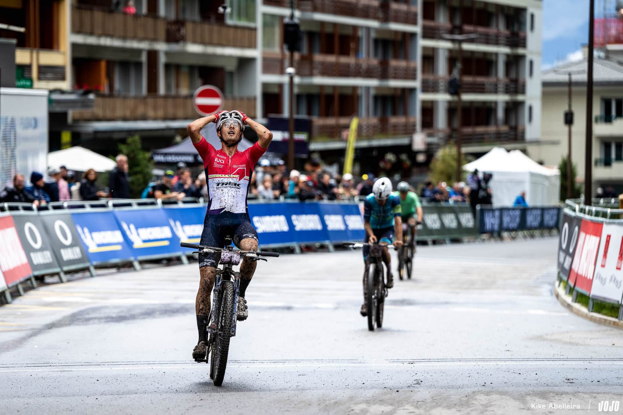 World Cup MTB Crans-Montana 2024 | XCC U23: de eerste voor Johnston en opnieuw raak voor Amos