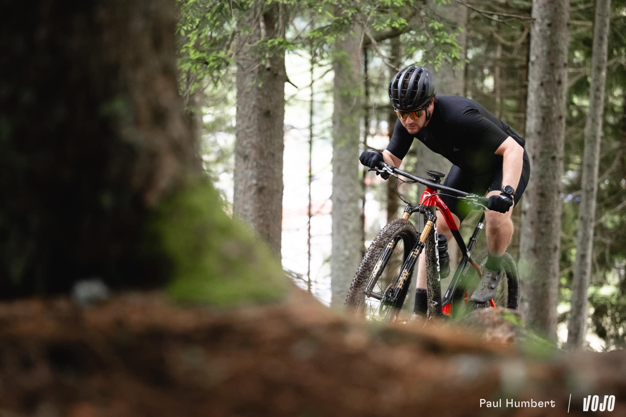 https://www.vojomag.nl/app/uploads/2024/07/pinarello dogma ht hardtail test pauline ferrand prevot xc 2024 vojo paul humbert 23.jpg