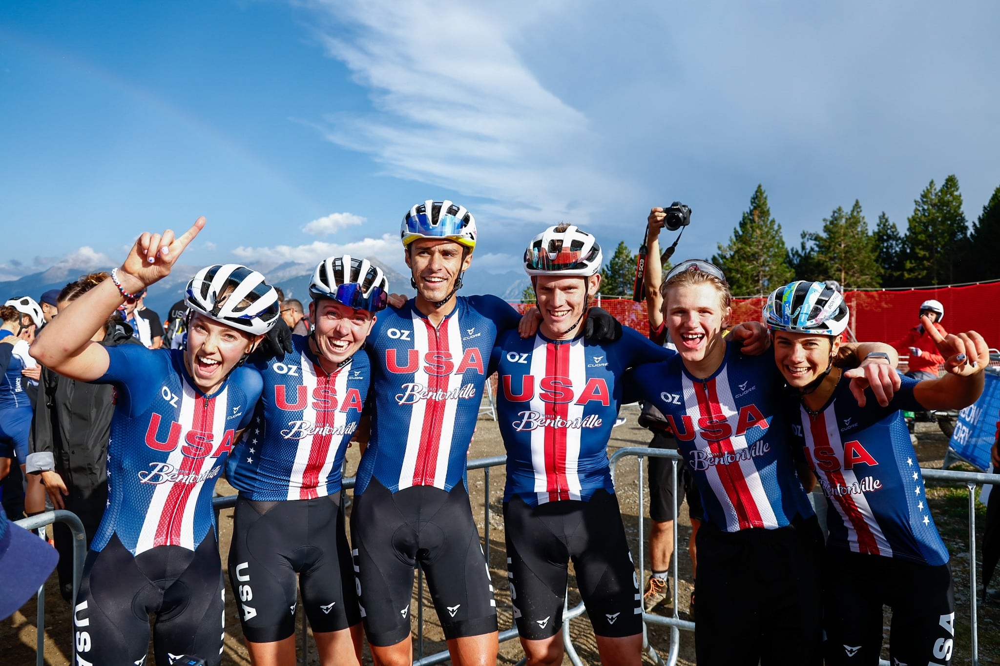 WK MTB Vallnord 2024 | Team Relay: Amerika haalt het in extremis voor Frankrijk