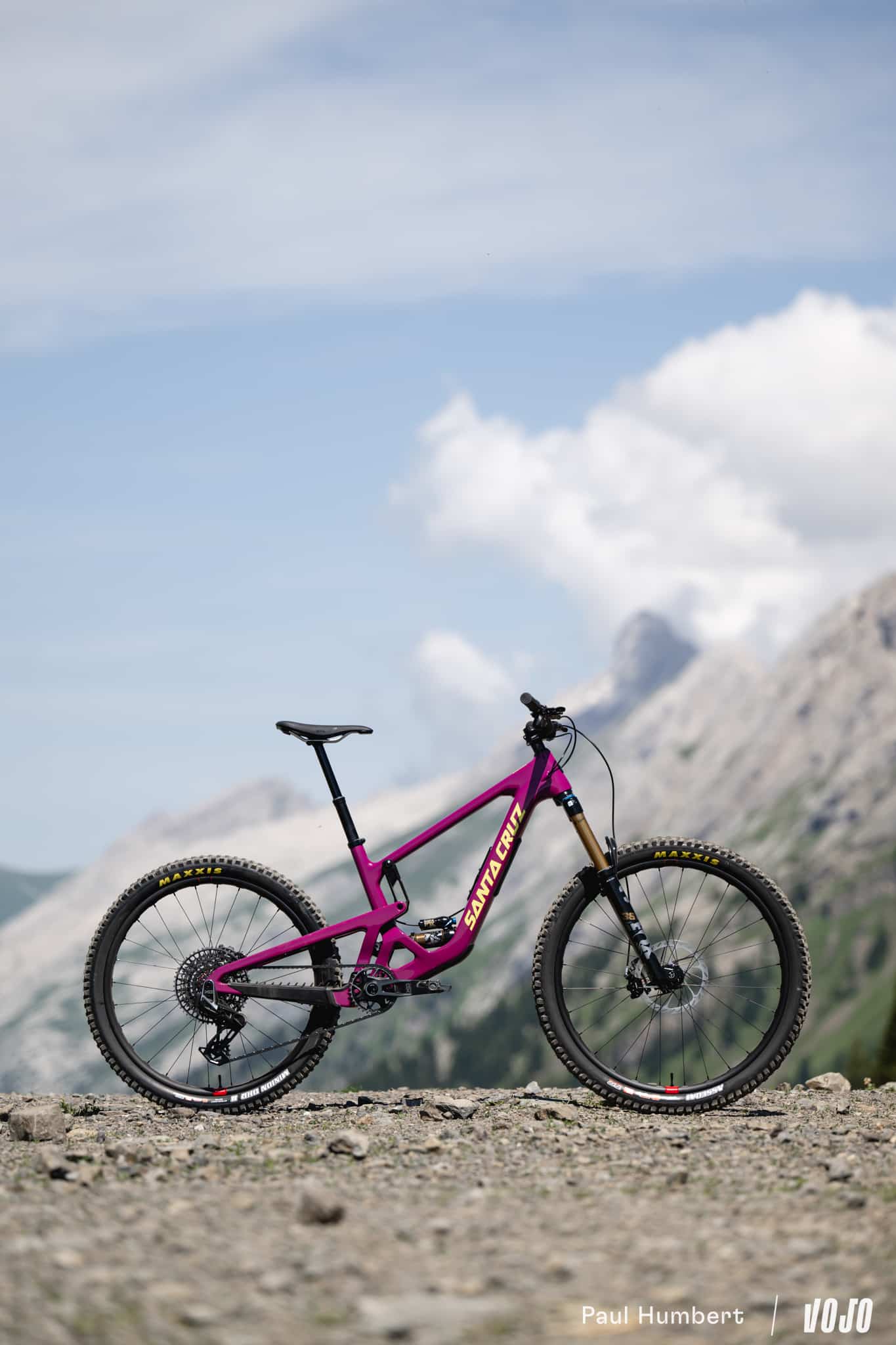 https://www.vojomag.nl/app/uploads/2024/08/santa cruz bronson vtt enduro mx clusaz 2024 vojo paul humbert 28.jpg