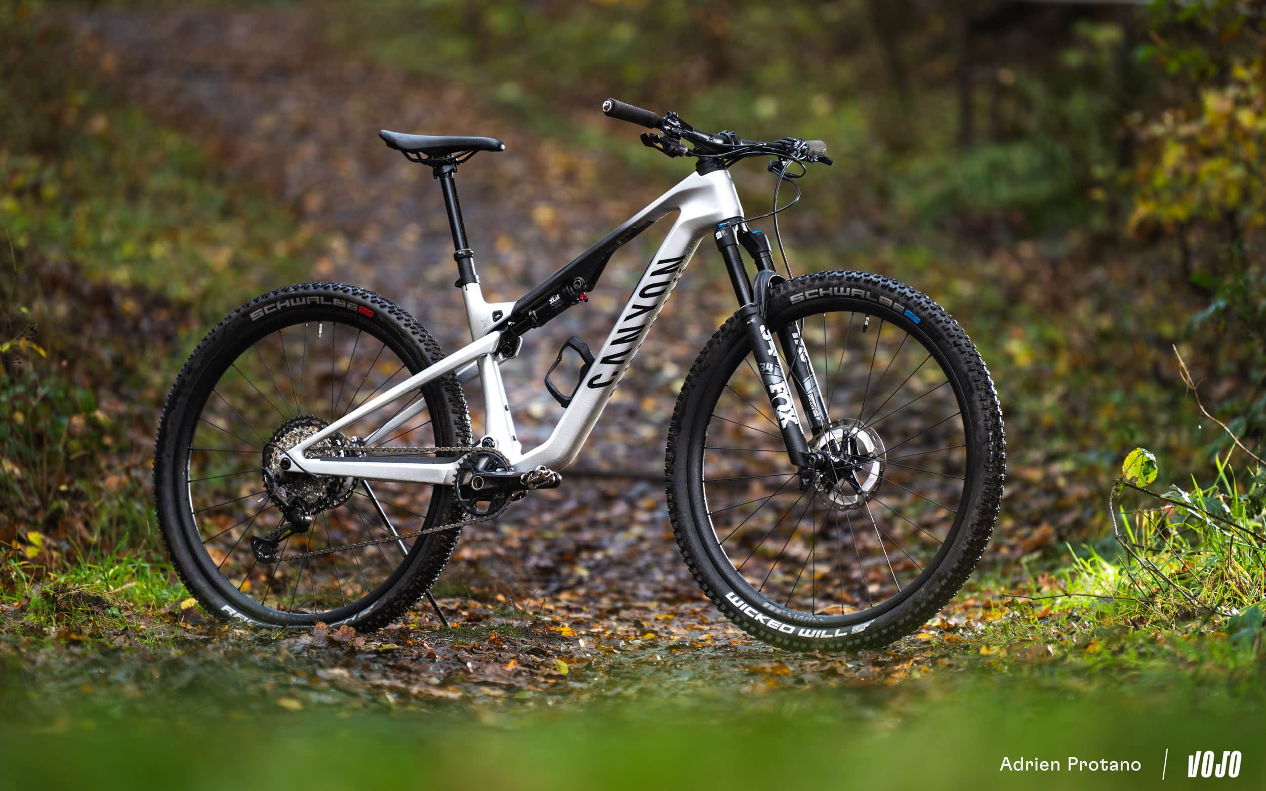 https://www.vojomag.nl/app/uploads/2024/12/Canyon Lux Trail 2024 Avis Test Vojo A.Protano 1.jpg